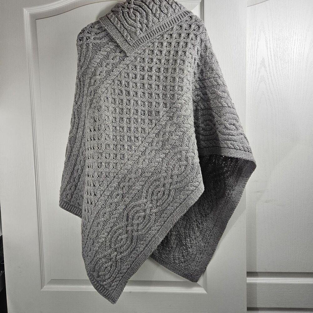 Aran Crafts Merino Wool Made in Ireland Shawl / Poncho Size M/L Cable Knit - Picture 4 of 6